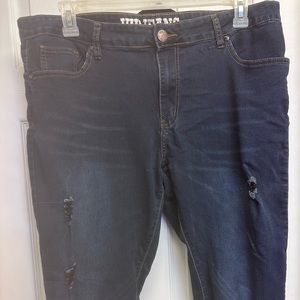 PLUS SIZE DARK BLUE JEANS